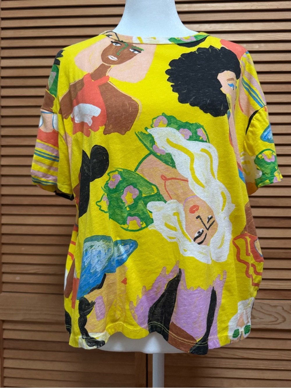 Zara Colorful International Faces Graphic Print T-Shirt Size Medium Edgy Artsy